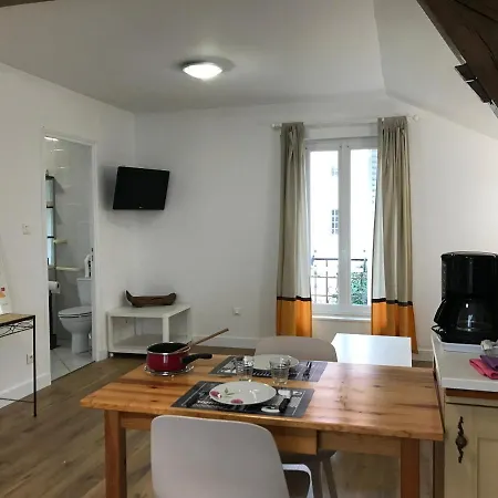 아파트 Le Petit Faure - Face Aux Thermes - Calme - Parking Gratuit *